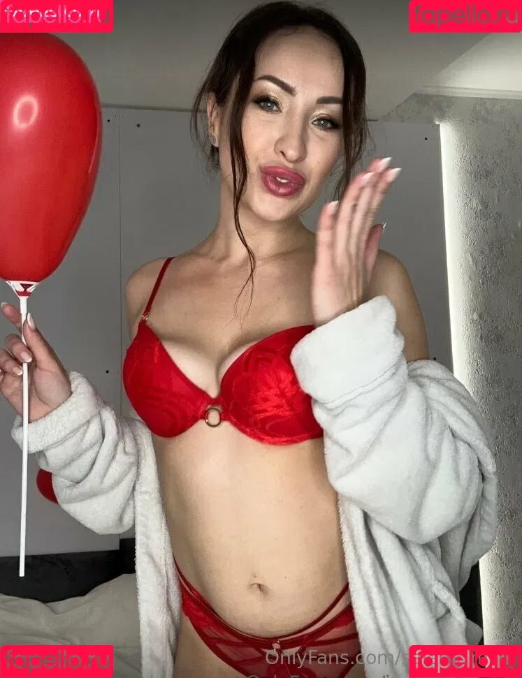 selena_mills Onlyfans Photo Gallery 