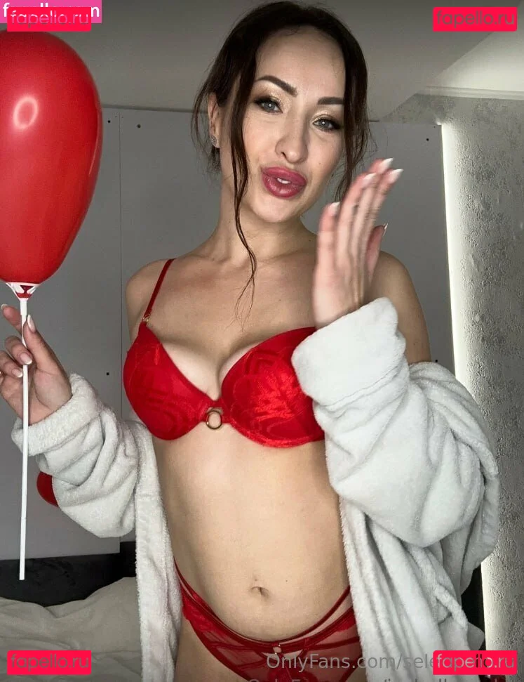 selena_mills Onlyfans Photo Gallery 