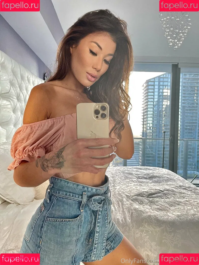 Lotus Bombb Onlyfans Photo Gallery 
