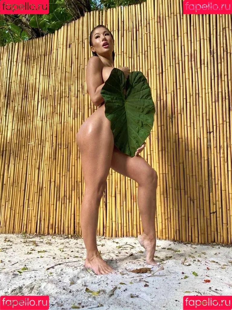 Lotus Bombb Onlyfans Photo Gallery 
