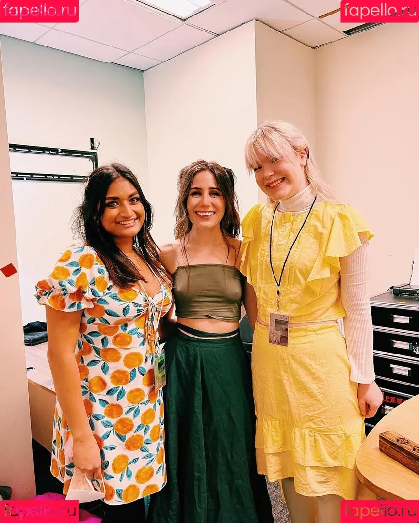 Dodie Clark Onlyfans Photo Gallery 