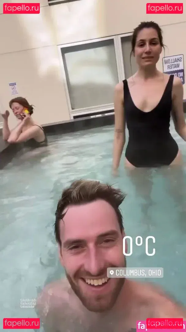 Dodie Clark Onlyfans Photo Gallery 