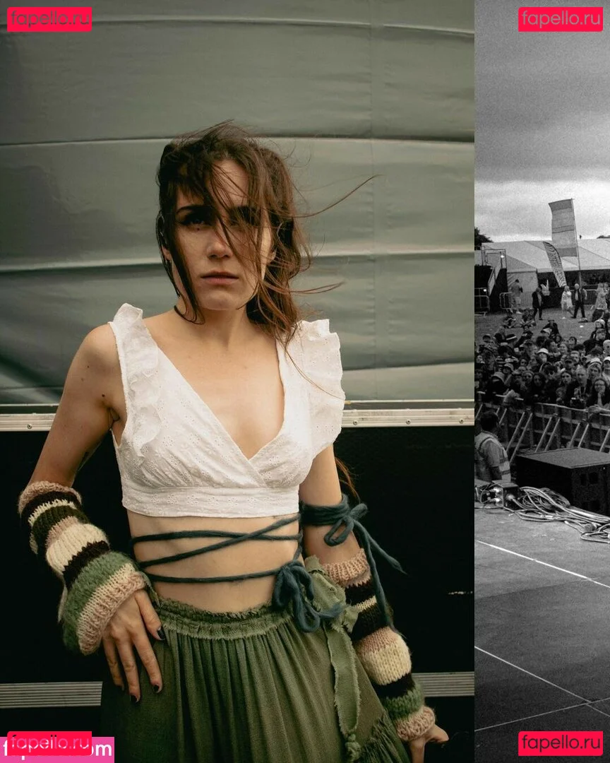 Dodie Clark Onlyfans Photo Gallery 