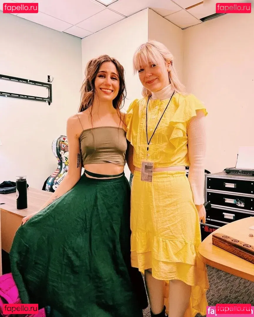 Dodie Clark Onlyfans Photo Gallery 