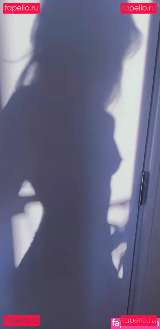 Dodie Clark Onlyfans Photo Gallery 