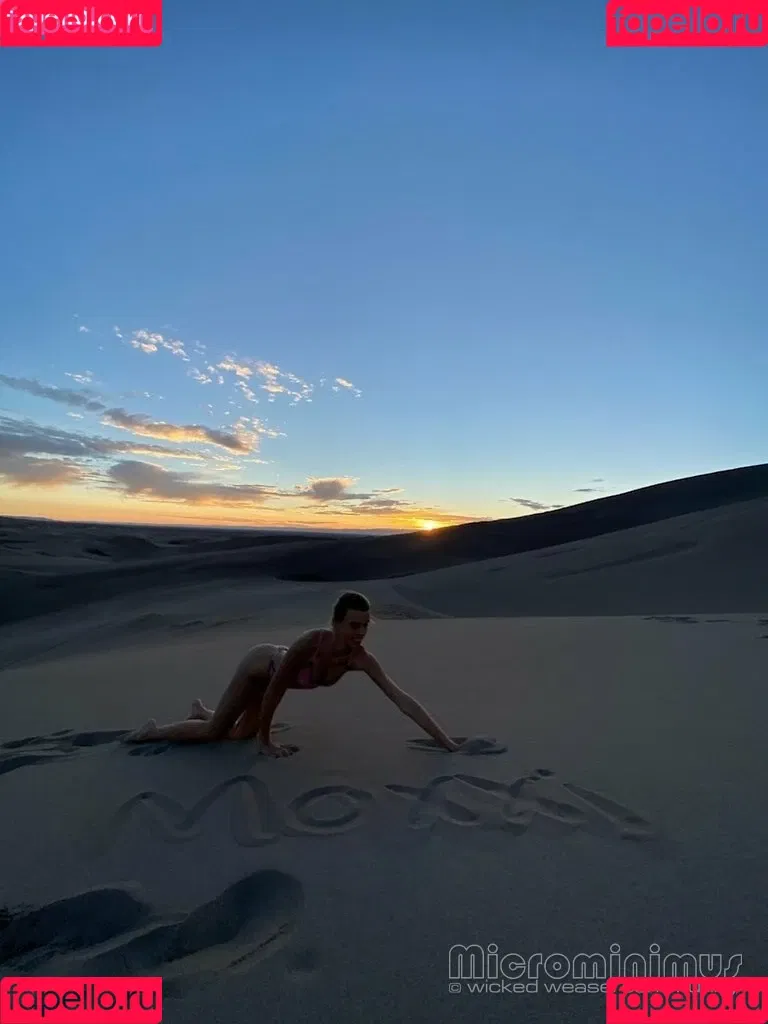 Love_Moxxi Onlyfans Photo Gallery 