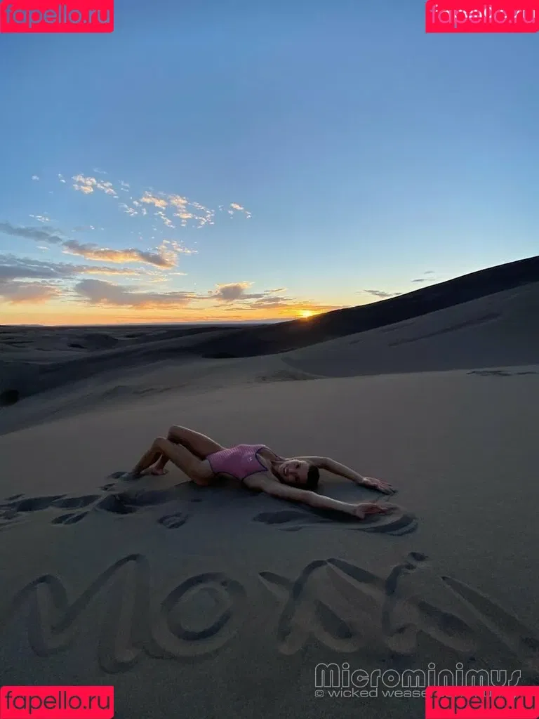Love_Moxxi Onlyfans Photo Gallery 