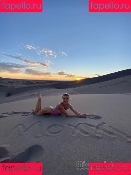 Love_Moxxi Onlyfans Photo Gallery 