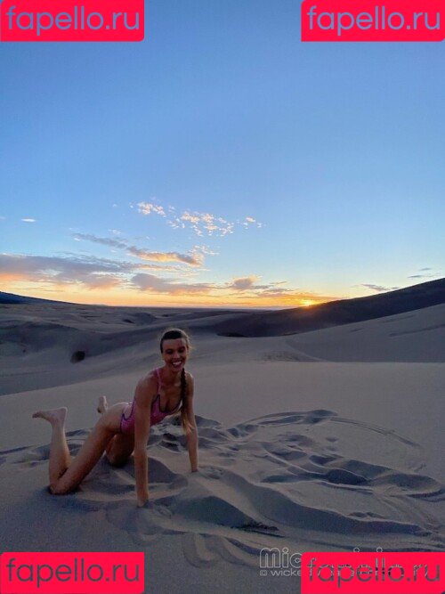 Love_Moxxi Onlyfans Photo Gallery 