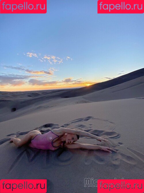 Love_Moxxi Onlyfans Photo Gallery 