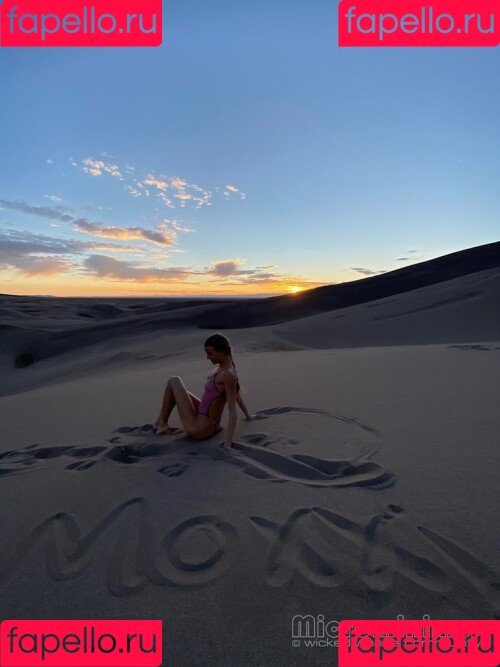 Love_Moxxi Onlyfans Photo Gallery 