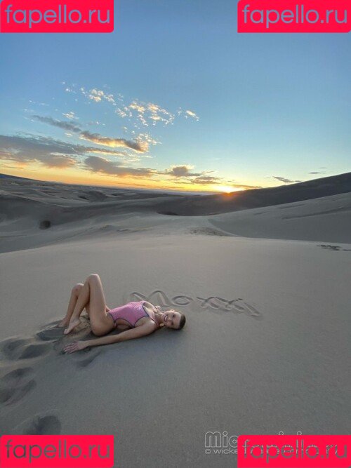 Love_Moxxi Onlyfans Photo Gallery 