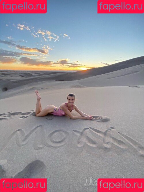 Love_Moxxi Onlyfans Photo Gallery 