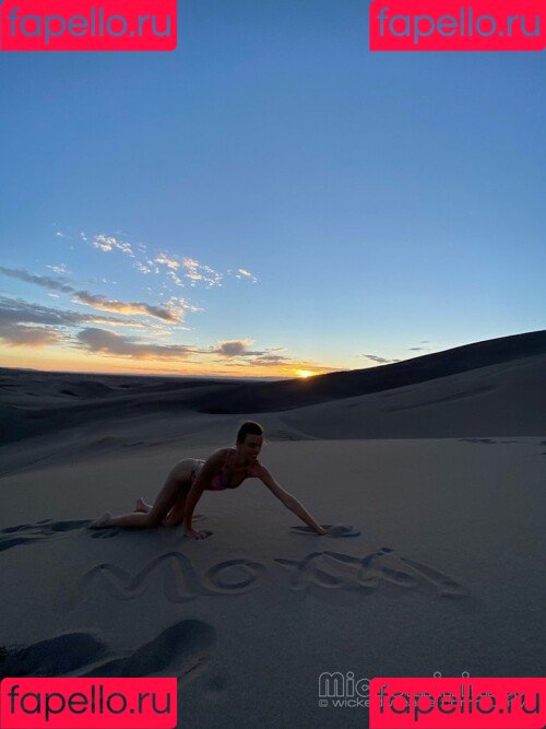 Love_Moxxi Onlyfans Photo Gallery 