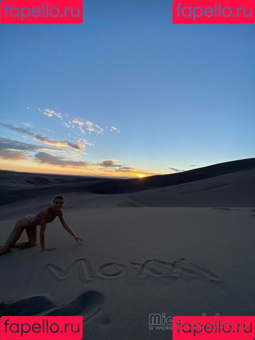 Love_Moxxi Onlyfans Photo Gallery 