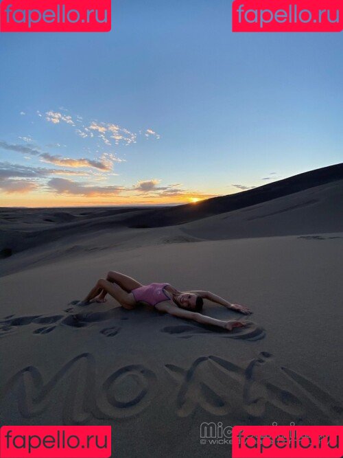 Love_Moxxi Onlyfans Photo Gallery 