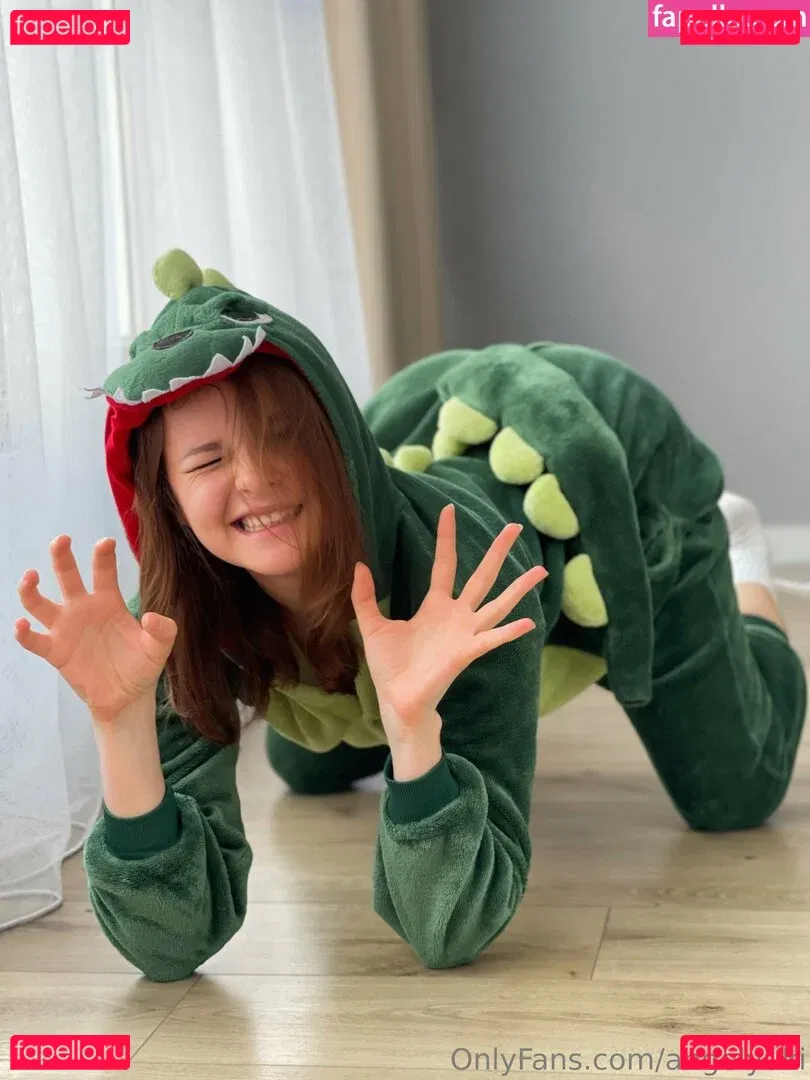 angelyuki Onlyfans Photo Gallery 