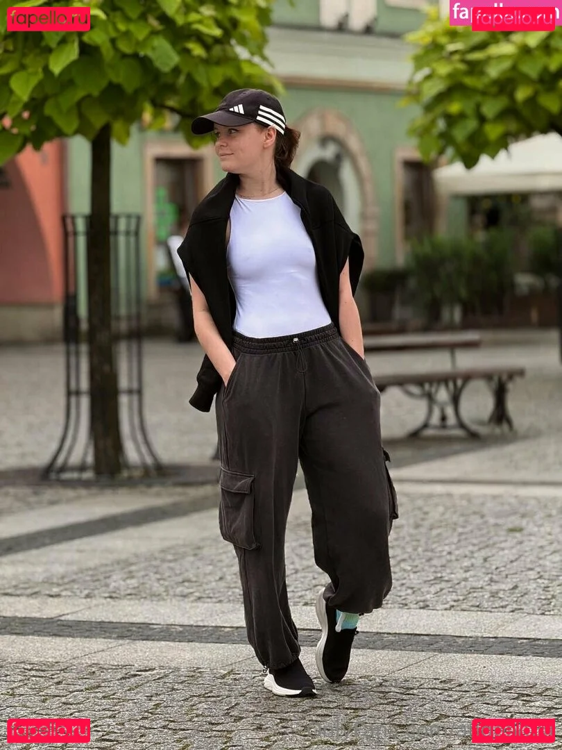 angelyuki Onlyfans Photo Gallery 