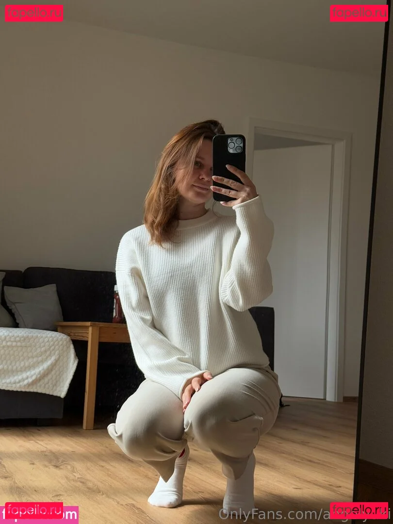 angelyuki Onlyfans Photo Gallery 