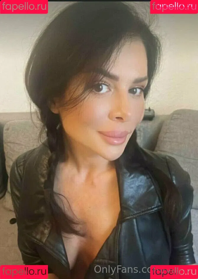viki.vi Onlyfans Photo Gallery 