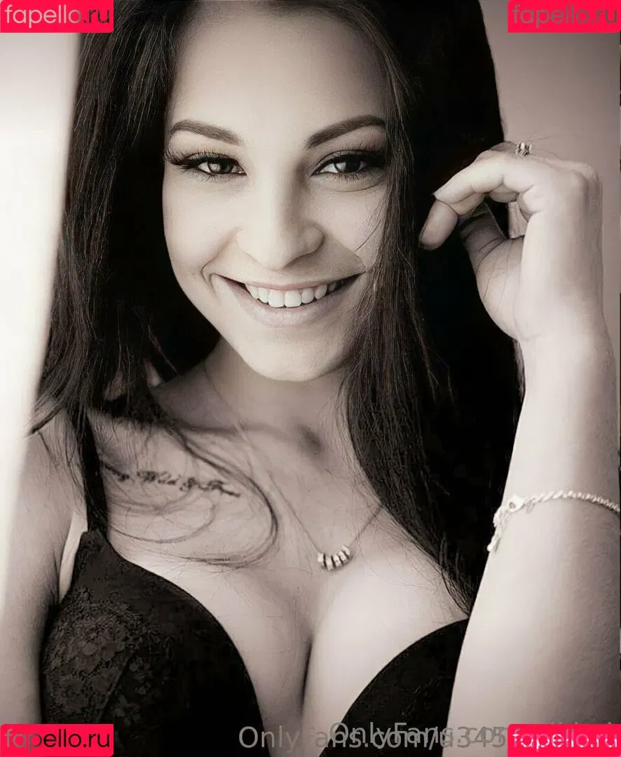 viki.vi Onlyfans Photo Gallery 