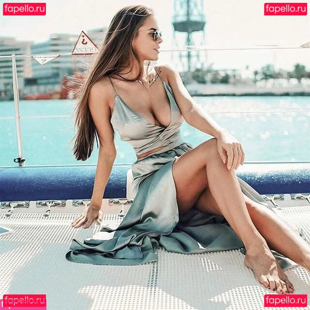 viki.vi Onlyfans Photo Gallery 