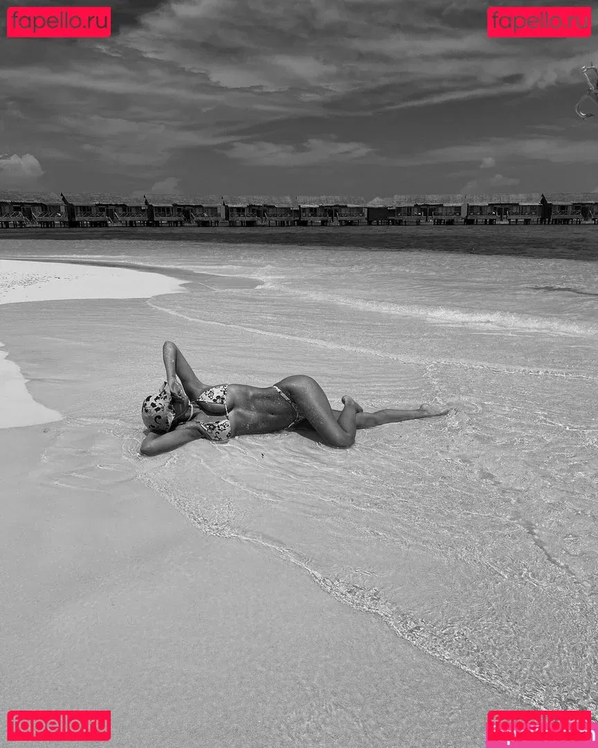 viki.vi Onlyfans Photo Gallery 