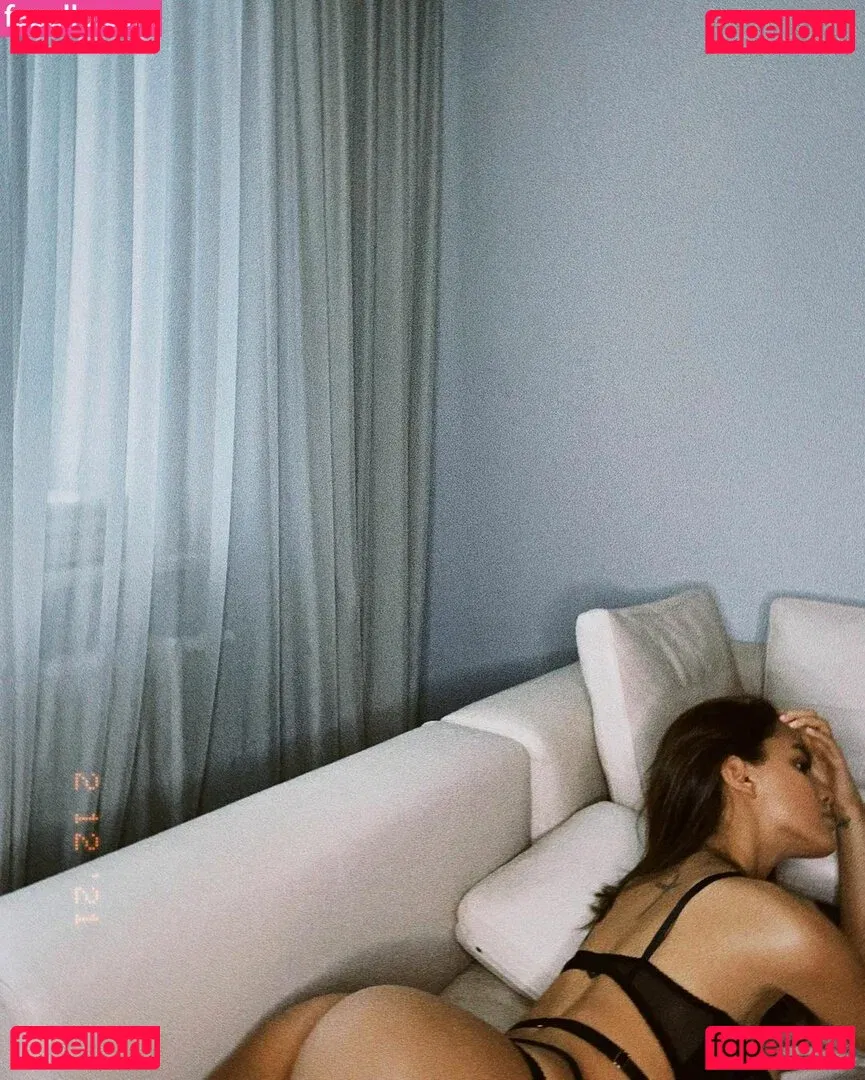 viki.vi Onlyfans Photo Gallery 