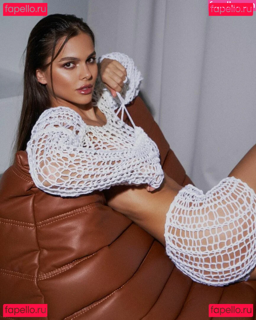 viki.vi Onlyfans Photo Gallery 