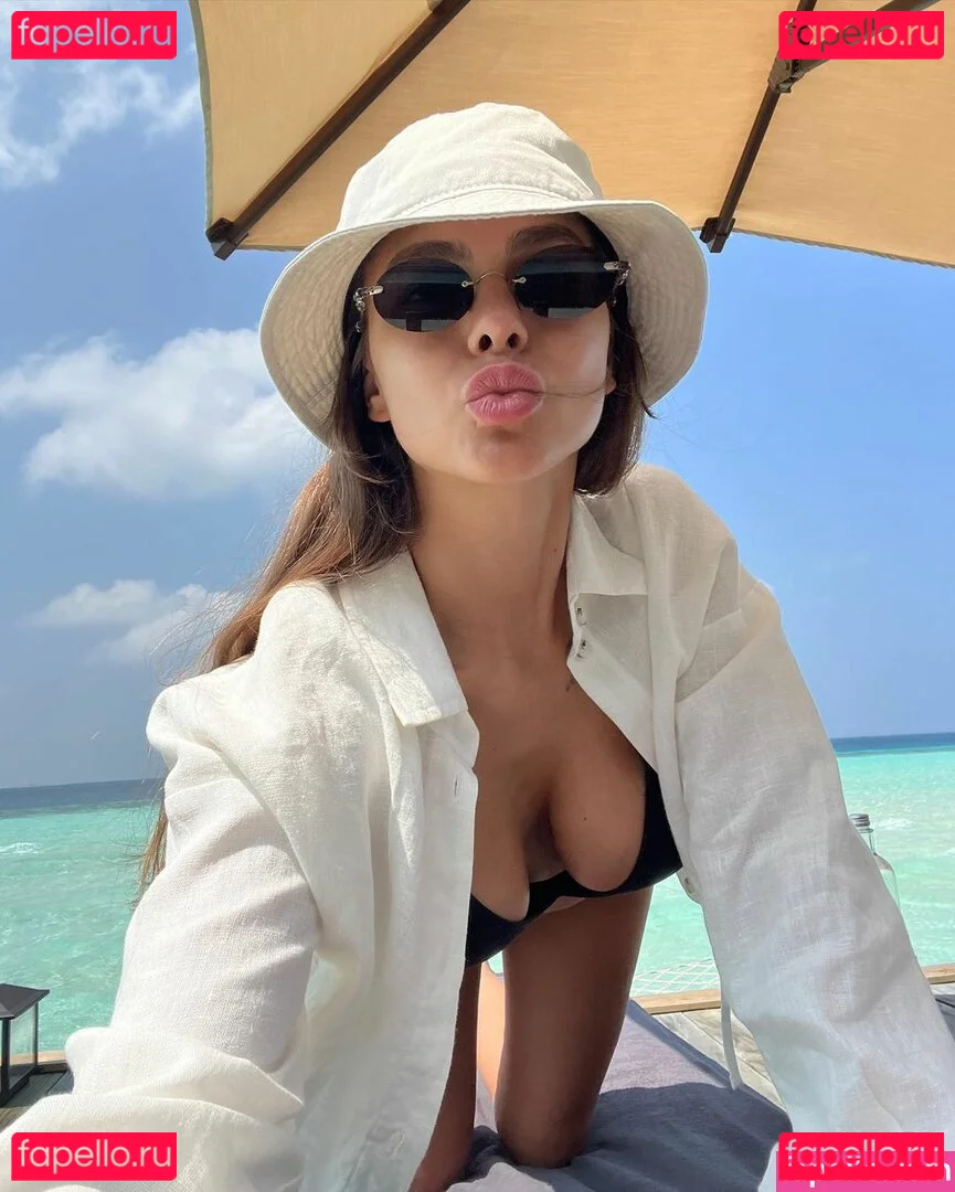 viki.vi Onlyfans Photo Gallery 