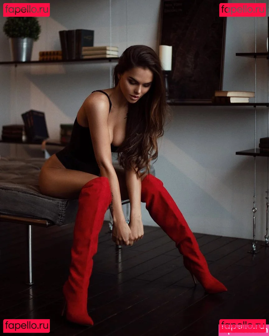 viki.vi Onlyfans Photo Gallery 