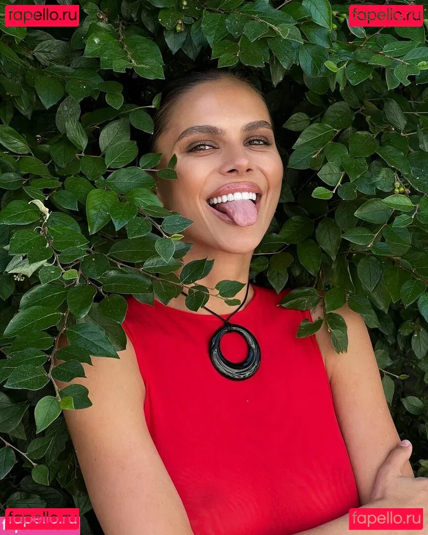 viki.vi Onlyfans Photo Gallery 