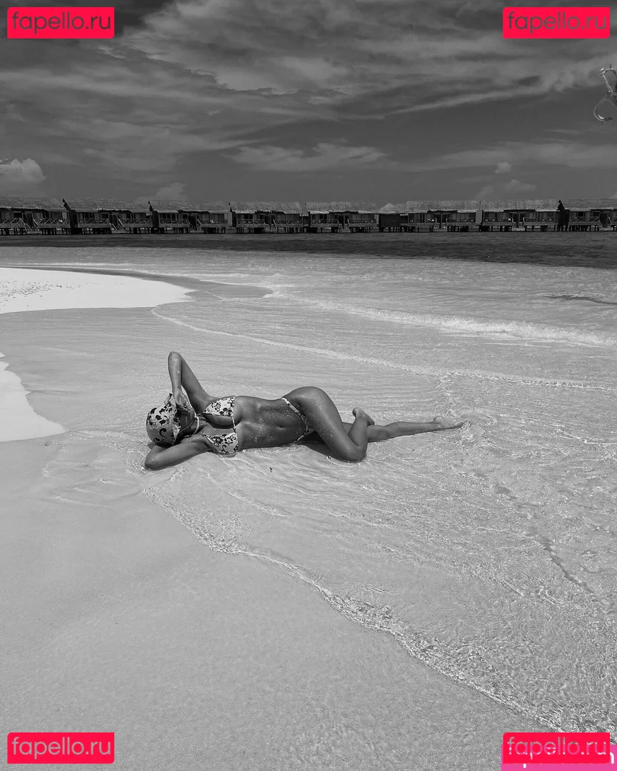 viki.vi Onlyfans Photo Gallery 