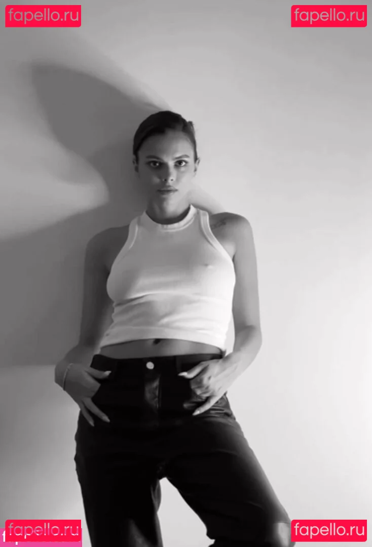 viki.vi Onlyfans Photo Gallery 