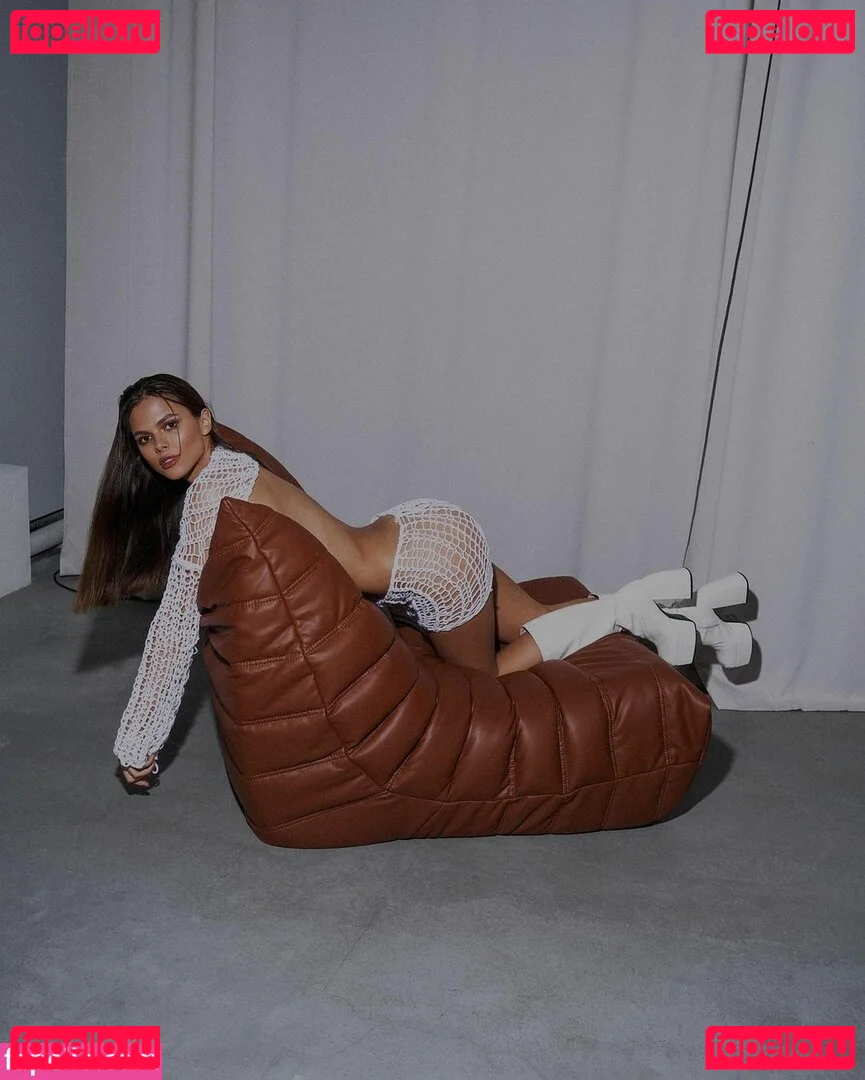 viki.vi Onlyfans Photo Gallery 