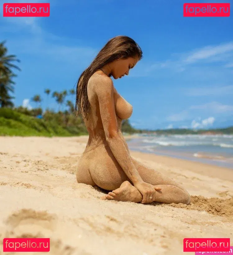 viki.vi Onlyfans Photo Gallery 