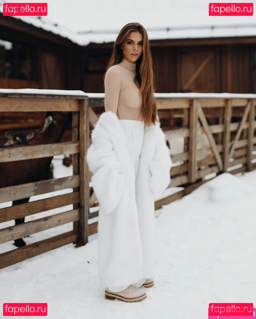 viki.vi Onlyfans Photo Gallery 