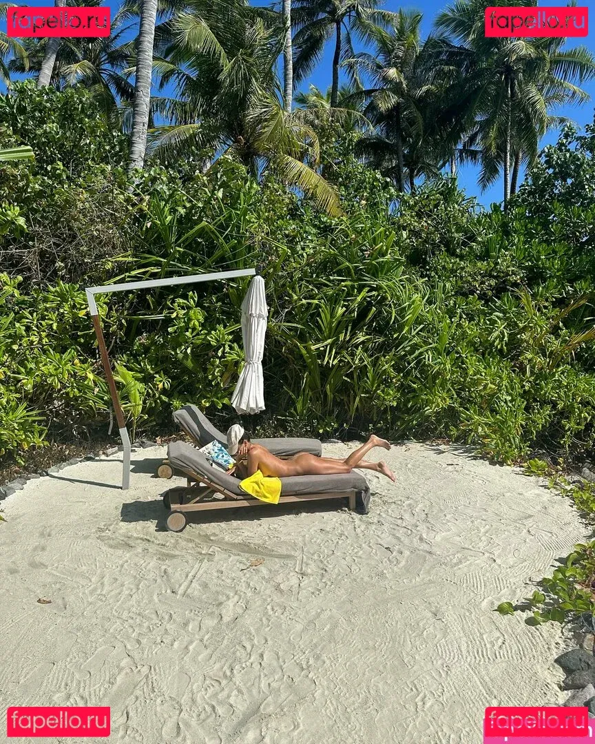 viki.vi Onlyfans Photo Gallery 