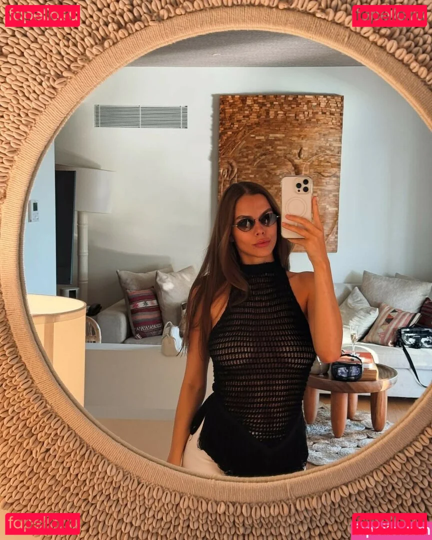 viki.vi Onlyfans Photo Gallery 