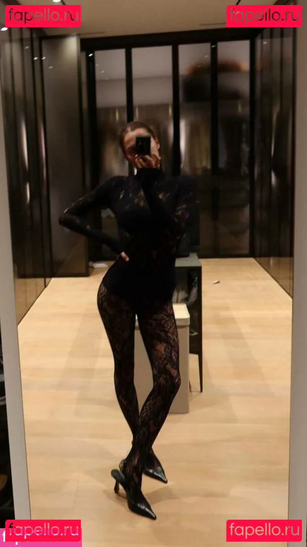 viki.vi Onlyfans Photo Gallery 