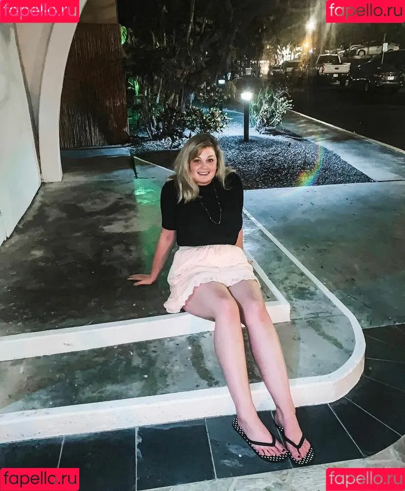 Adelina Manaut Onlyfans Photo Gallery 