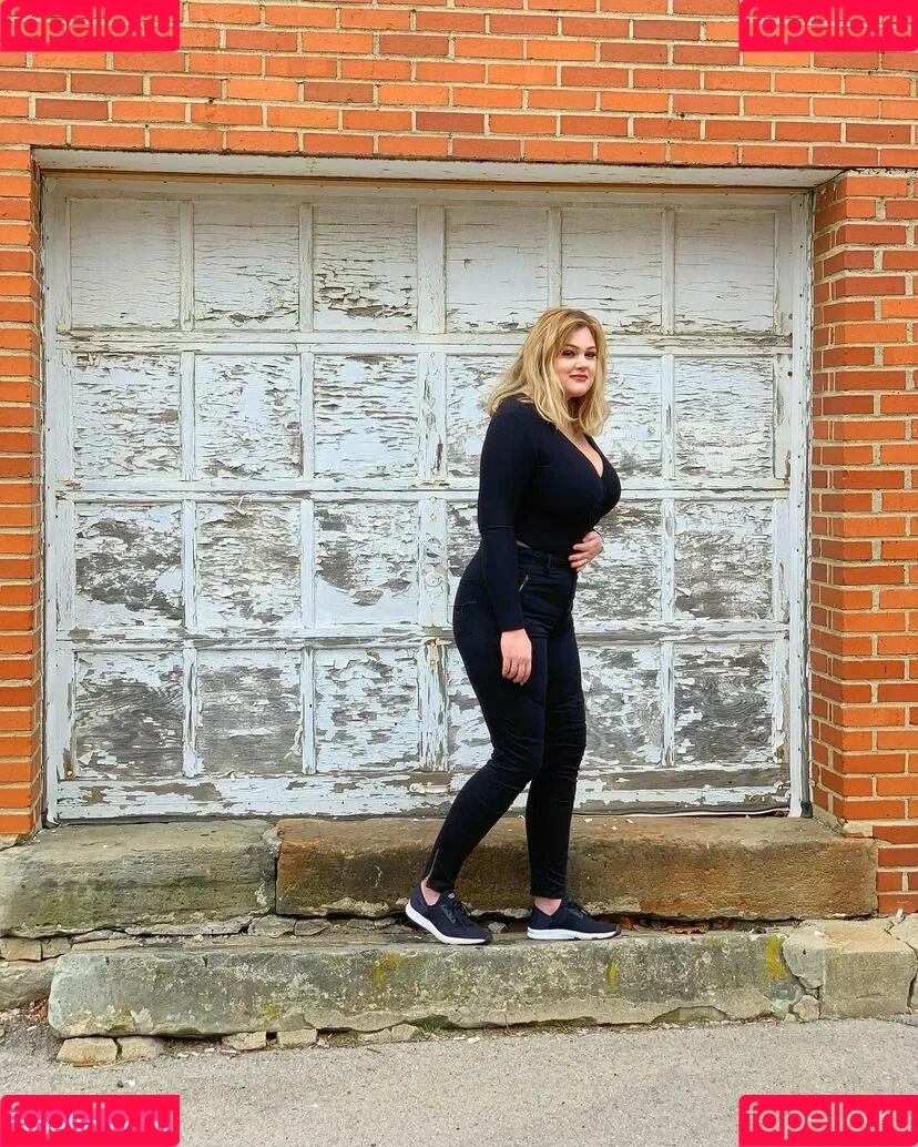 Adelina Manaut Onlyfans Photo Gallery 