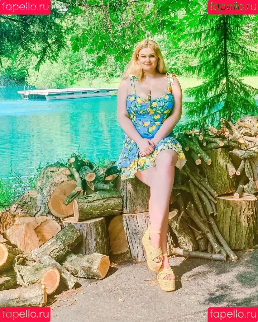 Adelina Manaut Onlyfans Photo Gallery 