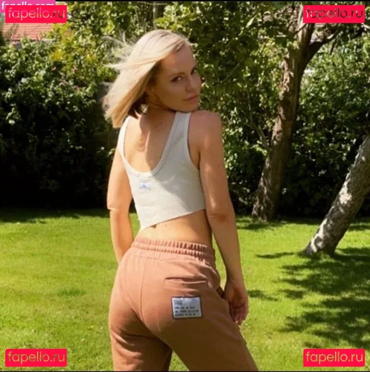 Stephanie Waring Onlyfans Photo Gallery 