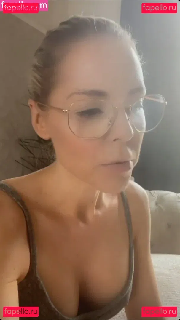 Stephanie Waring Onlyfans Photo Gallery 