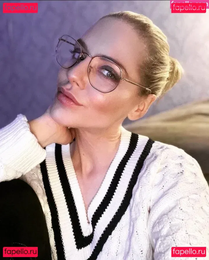 Stephanie Waring Onlyfans Photo Gallery 