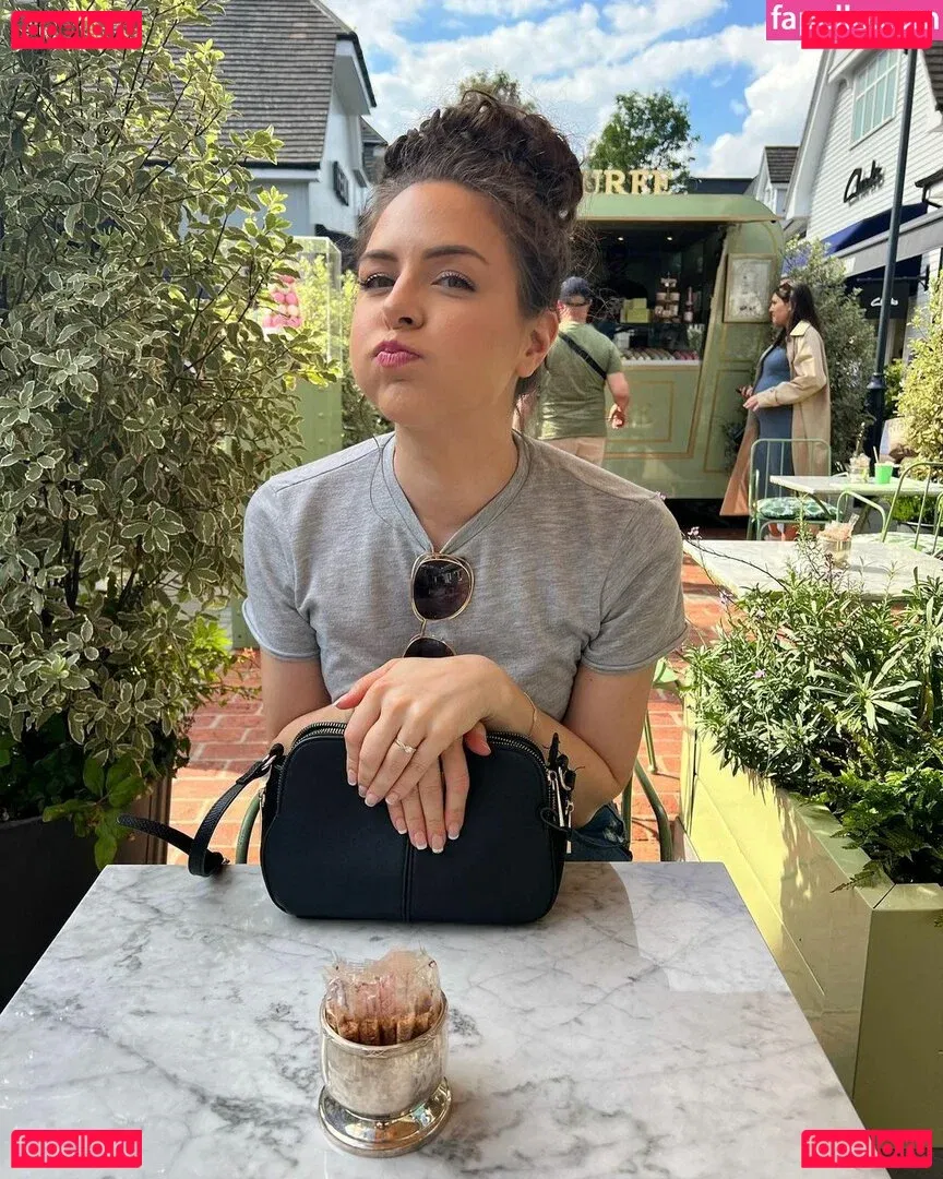 Jazzybum Onlyfans Photo Gallery 