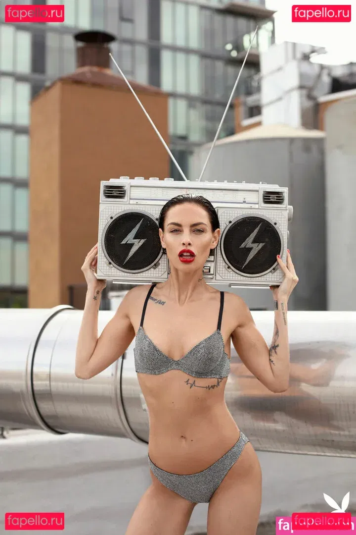 Liryc SG Onlyfans Photo Gallery 