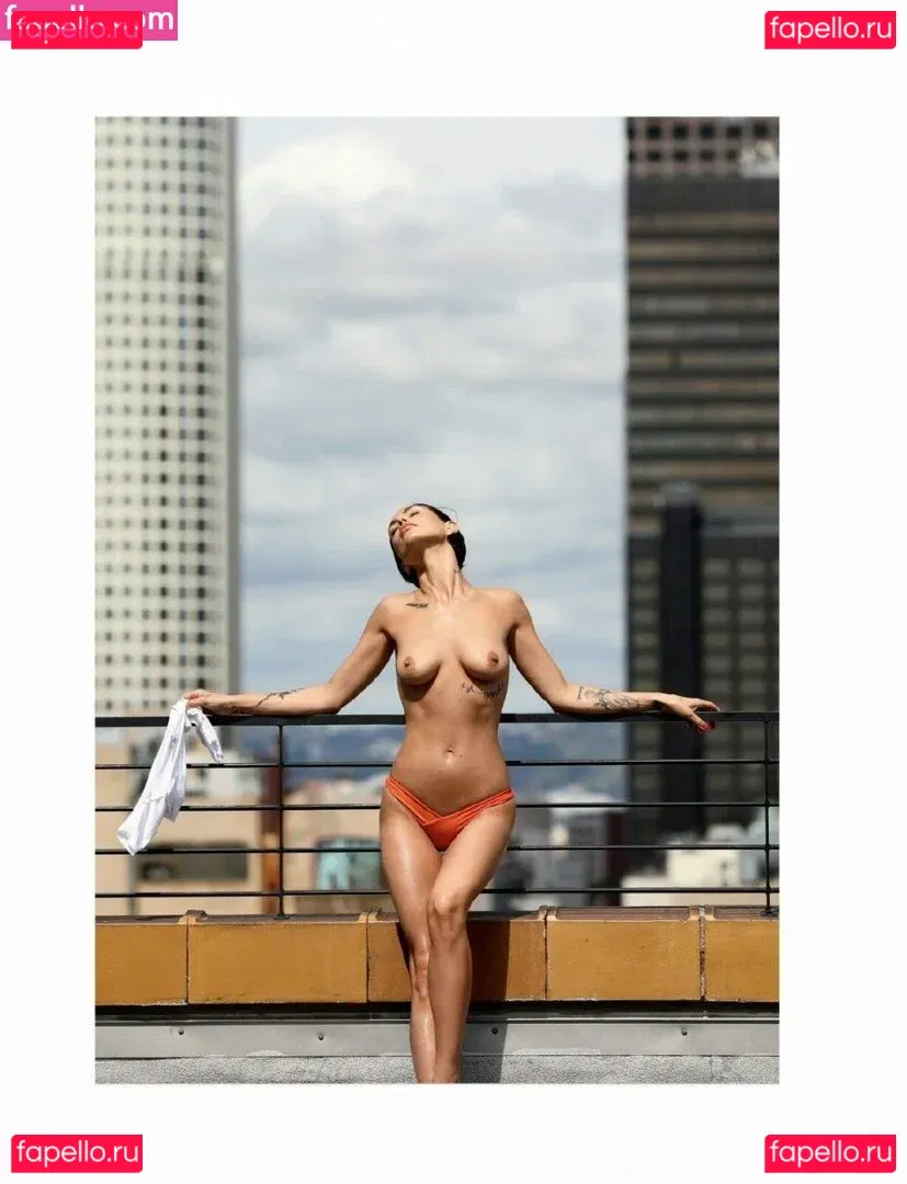 Liryc SG Onlyfans Photo Gallery 