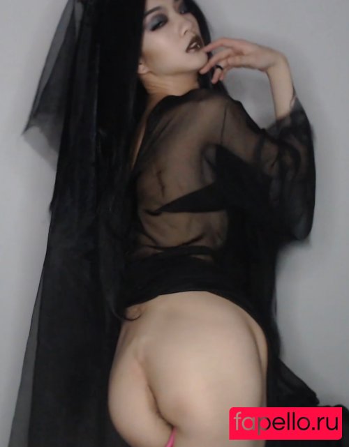 Ethereally Nude Onlyfans Photo 5